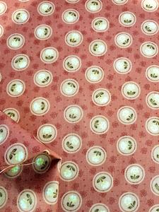 Craft Quilt: Printed Cotton - Floral Stamp - 112cm