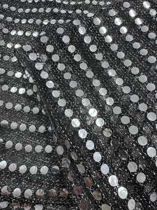 Sequins: Sequin - Black / Silver - 112cm