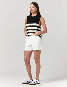 Exclusives: Blake Short - White