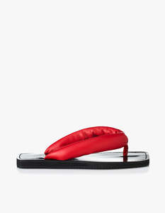 Alias Mae: Chase - Scarlet Leather