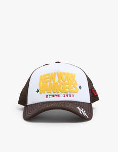 New Era: New York Yankees Puff 9FORTY A Frame Trucker Cap - Dark Brown