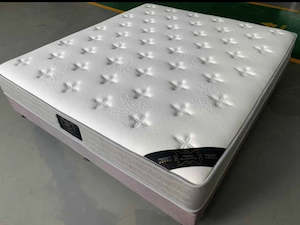 Mattresses: Queen Size Latex mattress