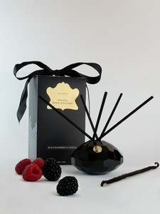 Black Raspberry Vanilla: Black Raspberry & Vanilla Hexagonal Reed Diffuser - 100ml