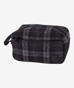 Island Bay Wash Bag