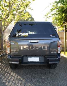 Accessories: BORN TO HUNT STICKER (S)