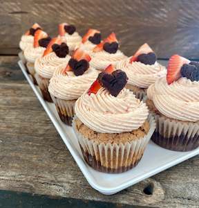 Decadent Cupcakes: Strawberry & Brownie cupcake