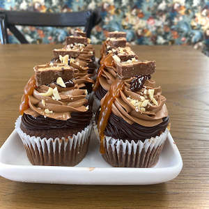 Decadent Cupcakes: Snickers Cupcake