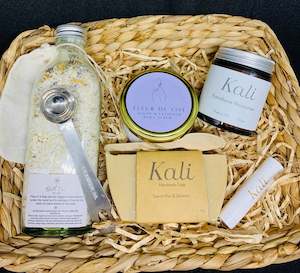 Bath Relax Nurture: Ultimate Pamper Hamper