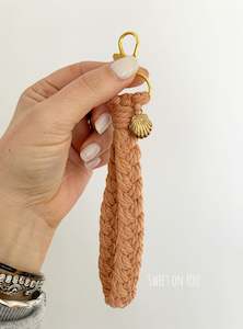 Keyrings: SHELL WRISTLET