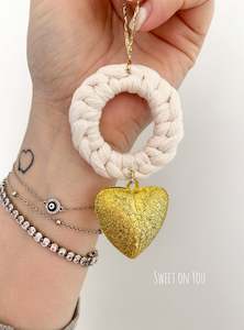 Christmas Decor: CREAM HEART WREATH