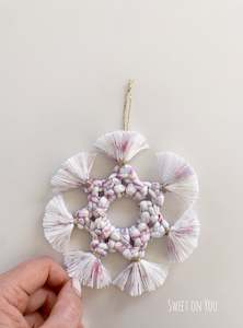 Christmas Decor: CONFETTI SNOWFLAKE