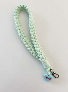 Keyrings: LOVE MACRAMÈ WRISTLET