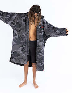 UNISEX BLACK CAMO/BLACK LONG SLEEVE DRYROBE