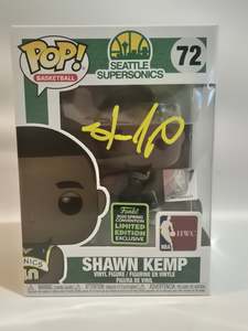 Sports: Seattle Supersonics - Shawn Kemp (72) AUTOGRAPHED