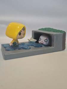 Horror: OOB - IT - Pennywise in Gutter (584)
