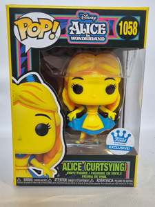 Alice in Wonderland - Alice [Curtsying] (1058)