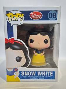 Disney - Snow White (08) RED DISNEY STORE LOGO