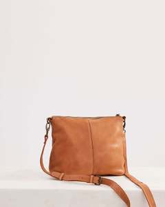 Accessories 1: Juju Tumbled large Essential Pouch Tan