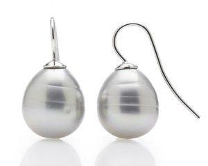 Soft Grey teardrop Pearl Earring 13 x 15 mm