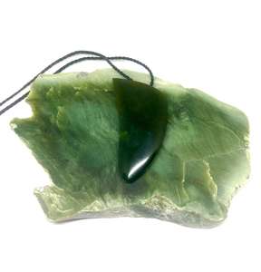 Products: KAWAKAWA POUNAMU REI NIHO - Takutai Rere Jade
