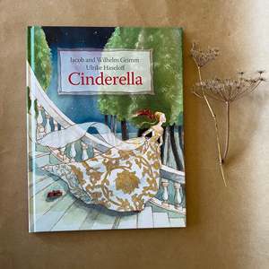 Large Books: CINDERELLA ~ A GRIMM'S FAIRY TALE