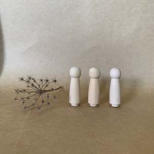 PLAIN WOODEN PEG DOLL ~ LARGE WITH LIP ~ 8CM