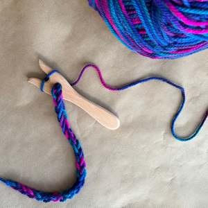 WOODEN LUCET BRAIDING FORK ~ GLUCKSKAFER