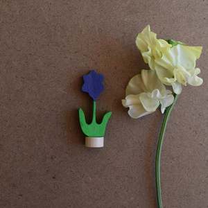 Decorations: PURPLE FLOWER ~ CELEBRATION RING DECORATION ~ GRIMMS