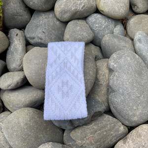 Korowai Cloak: White with Silver Thread Pātiki