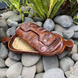 Rakau Wood Waka Huia Treasure Box: Waka Huia Pakati