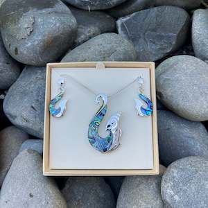 Taonga Jewellery Jewellery Set: Pāua Hei Matau Jewellery Set