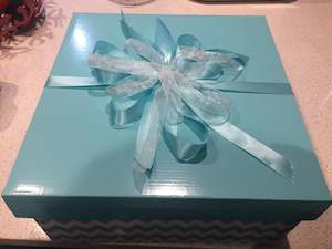 Gift Boxes For All Occasions: An Aqua & White Gift Box with Aqua Lid - Large (Fill up with your own selection of products)
