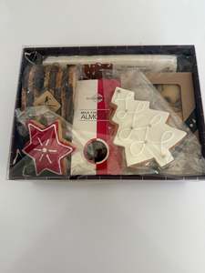 A Christmas Very Small Gourmet Gift Box - 4