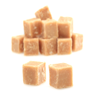Products: Quiggins Fudge Bags 150g – Strawberry & Cream – Tastes of the UK
