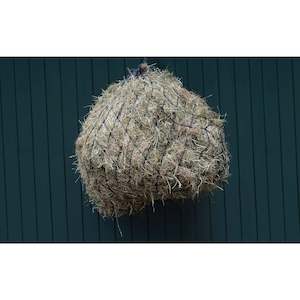 Buckets Feeding: Kincade Hay Net