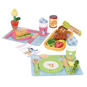 Wooden Toys: Bluey Wooden Dine In With Bluey Set (3 years+)