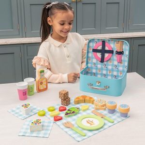 Wooden Toys: Bluey Wooden Picnic Set (3 years+)