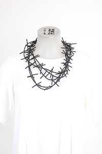 Mikas: Mikas - Web Necklace - Black