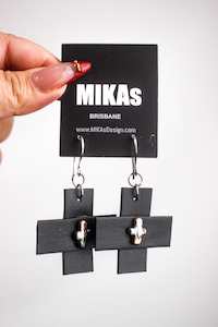 Mikas: Mikas - Double cross Earrings - Black