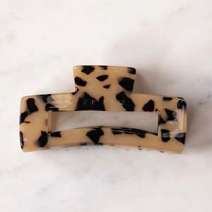 Hair Accessories: Sophie Claw Clip Large - Light Tort