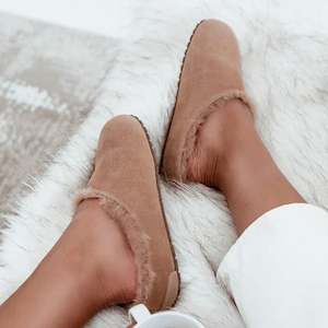 Emu: Emu Monch Slippers - Camel