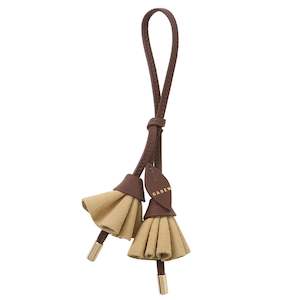 Keychains: Saben Charm Lacing Bloom - Raffia