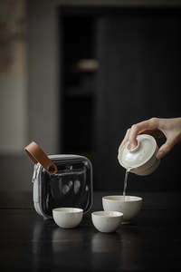 Frontpage: Handmade Daisy Travel Tea Set Portable Teaset