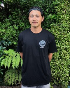 Te Kaiārahi Tee - Mens - Black Te Kaiarahi