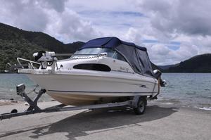 Used Boats: Haines Signature 550c