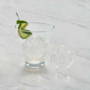 Cocktail Ice Cube Wave
