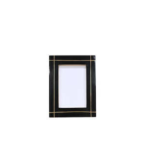 Frames: Alder Frame | Black + Gold