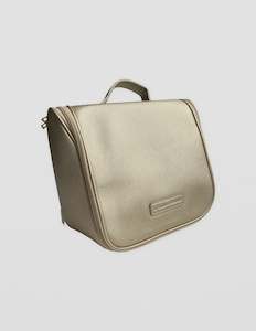 Bathroom: Hanging Make-Up Case