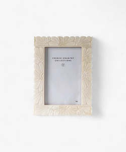 Frames: Aria Carved photo Frame | 4x6