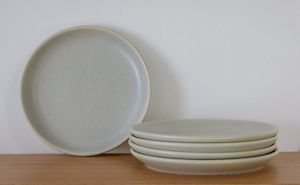 Studio Coupe 27cm Plate - Oyster Glaze